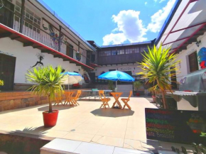 Гостиница Puka Packers Hostel  Куско